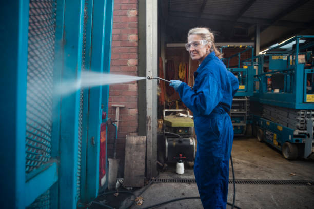 Best Graffiti Removal  in Fredonia, WI